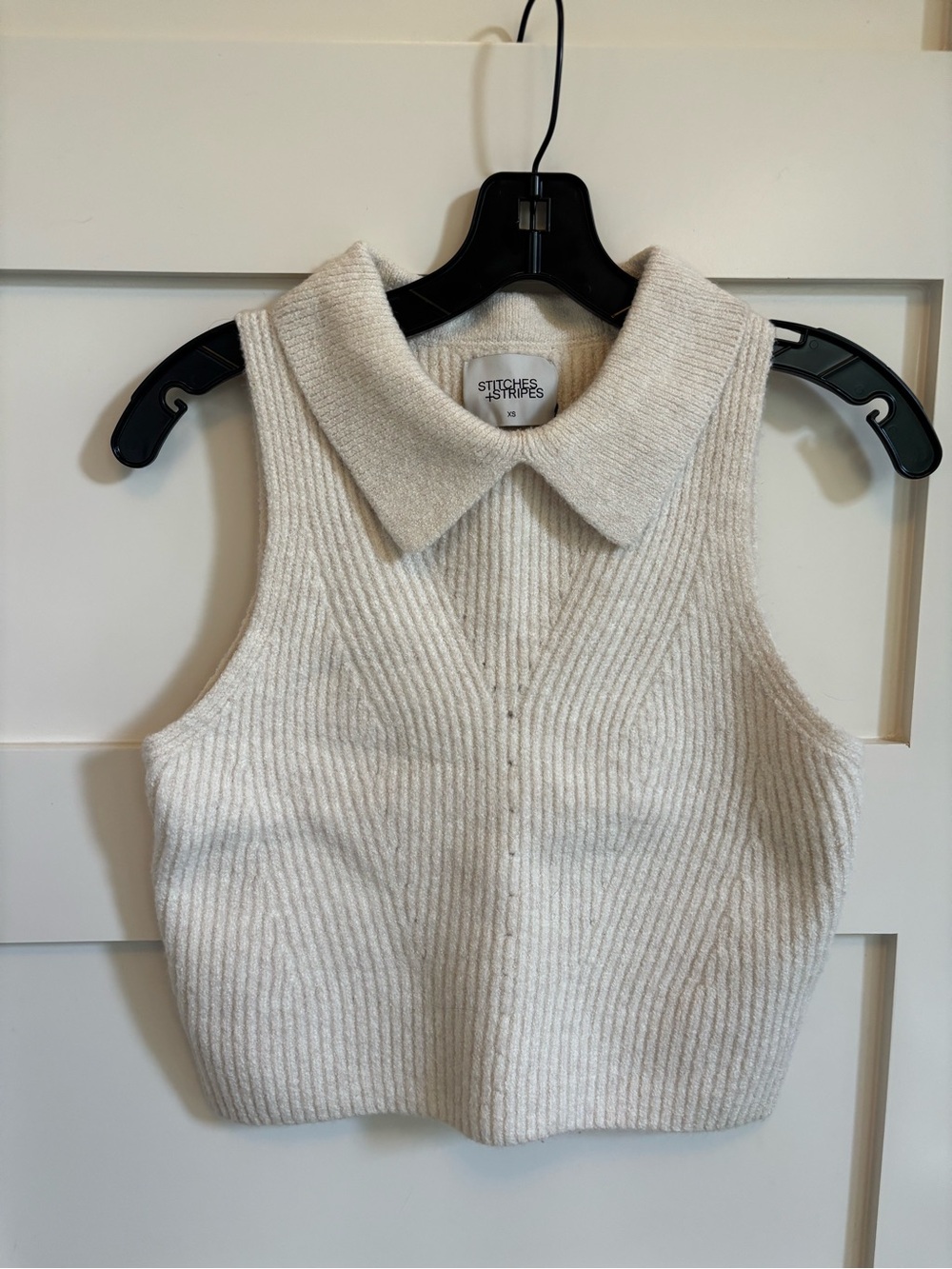 Stitches Ivory Ribbed Knit Collared Sleeveless Top